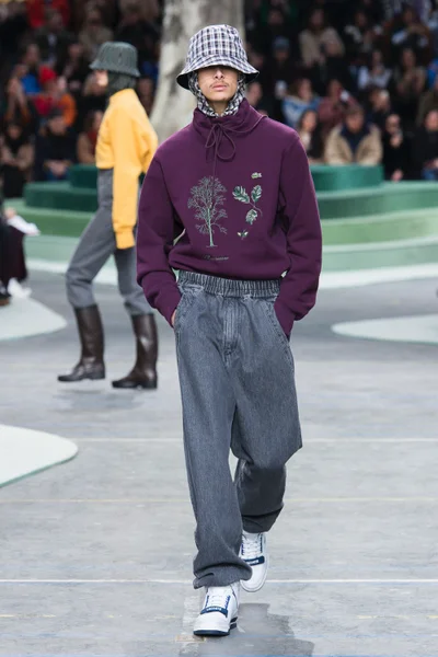 Look 18